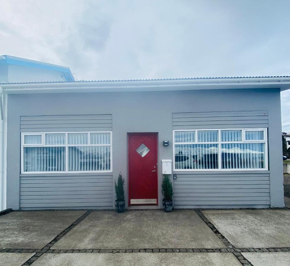 Beautiful House With Amazing Sea View. Daire Dalvík Dış mekan fotoğraf